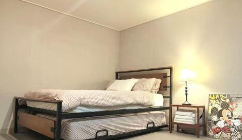 Deluxe Family Room