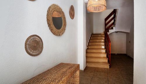 Four-Bedroom Deluxe Apartment