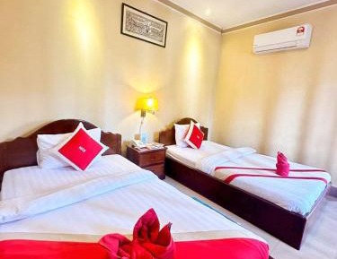 Twin Room with Private Bathroom