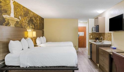 Standard Queen Room with Two Queen Beds - Non-Smoking