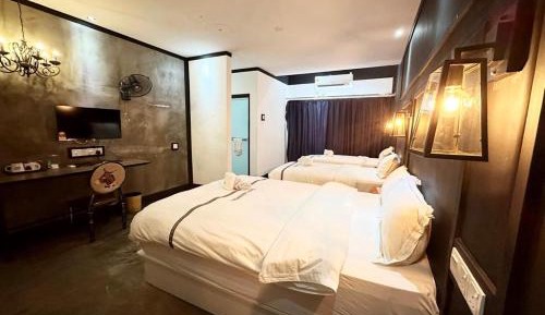 Large Double Room