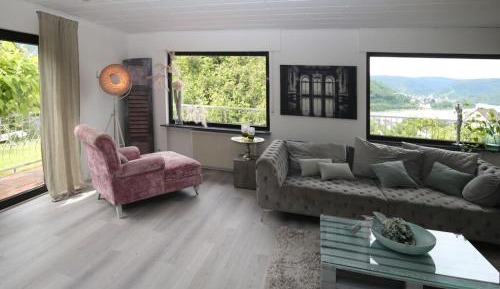 One-Bedroom Holiday Home