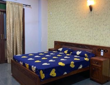 One-Bedroom Apartment with Balcony
