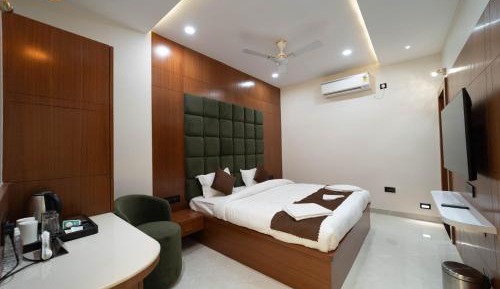 Deluxe King Room