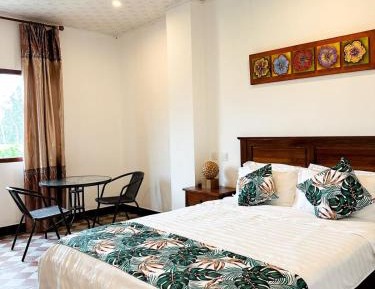 Standard Queen Room