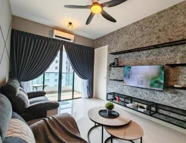 Three-Bedroom Apartment with Balcony
