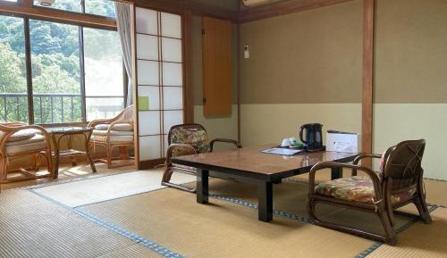 Family Room with Garden View