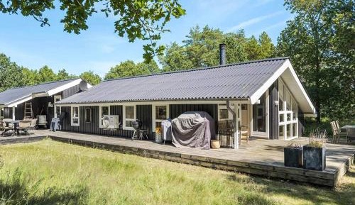 Five-Bedroom Holiday Home