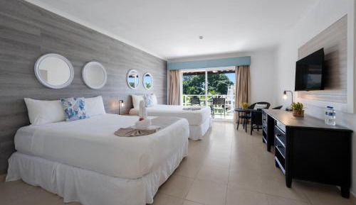 Deluxe Queen Room with Two Queen Beds