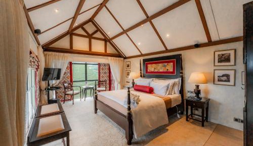 Deluxe Junior Suite with Tea Estate View