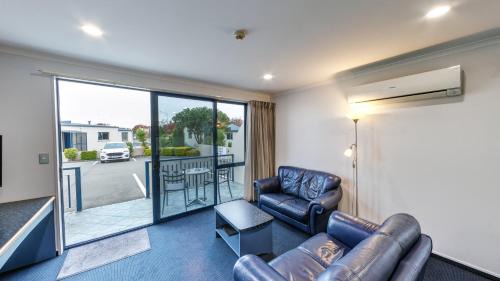 Two-Bedroom Apartment with Spa Bath