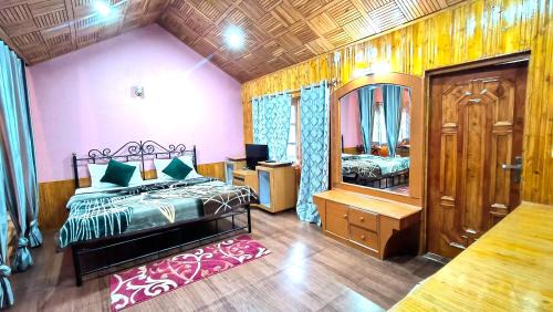 King Suite with Balcony