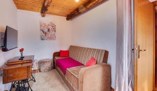 One-Bedroom Holiday Home