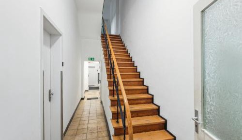 Studio - Split Level