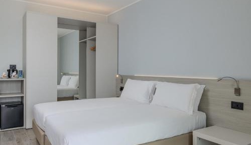 Twin Room with Balcony