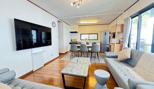 Four-Bedroom Apartment with Balcony 