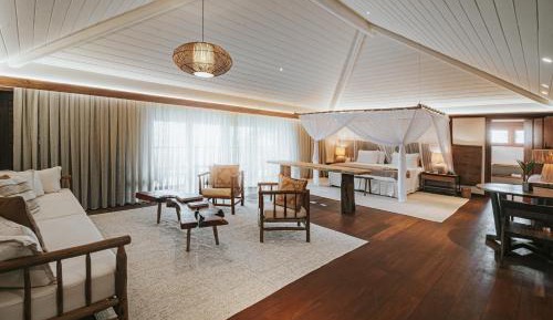 Deluxe King Suite