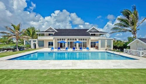 Three-Bedroom Holiday Home 