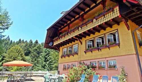 Nine-Bedroom Holiday Home