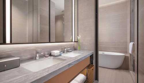 One-Bedroom Apartment with City View