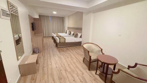 Deluxe Suite