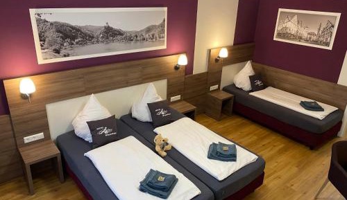 Triple Room with Terrace And Residential Area View