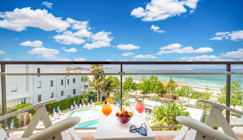  Double Room with Sea or Pool View 