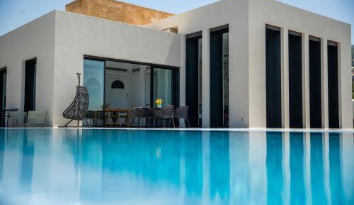 Villa - Beach Front