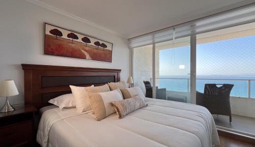 One-Bedroom Apartment with Sea View