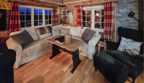 Three-Bedroom Holiday Home 