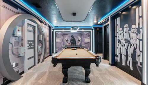 Ten-Bedroom Apartment