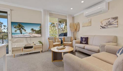 Three-Bedroom Holiday Home 