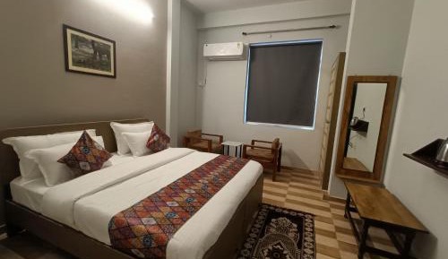 Deluxe Double or Twin Room
