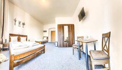 Triple Room with Private Bathroom