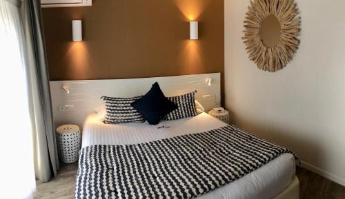 Double Room with Terrace and Sea View  