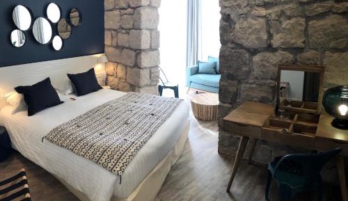 Junior Suite with Pool View