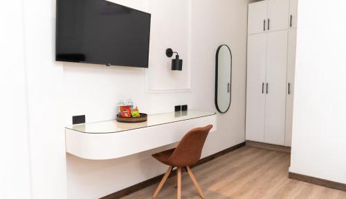 Standard Queen Room