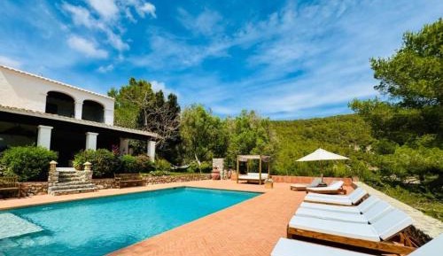 Villa with Garden View