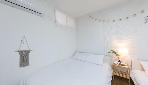 Double Room 16