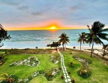 Deluxe One-Bedroom Apartment with Ocean View