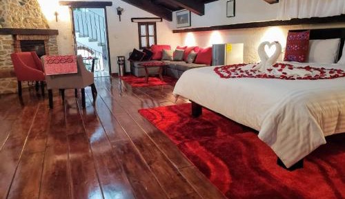 Suite with Hot Tub