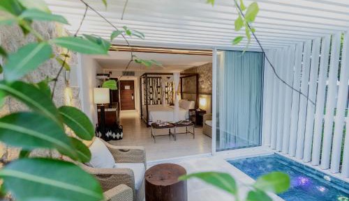 Double Suite with Spa Bath and Hot Tub