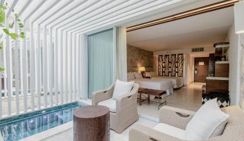 Master Suite with Spa Bath and Hot Tub (Two Double Beds)