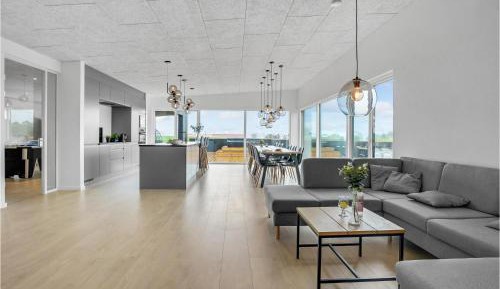 Five-Bedroom Holiday Home