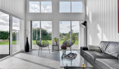 Three-Bedroom Holiday Home 