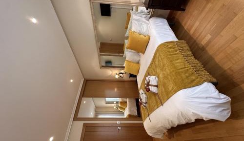 Double Room with Shared Bathroom