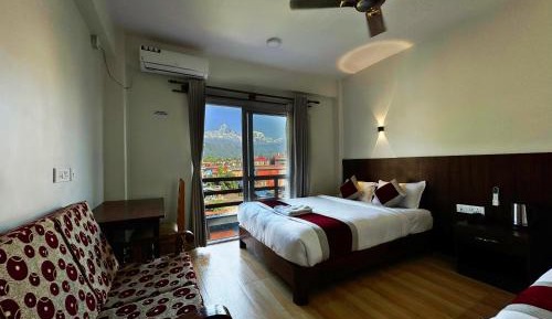 Deluxe Double Room (2 Adults + 1 Child)
