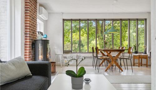 Three-Bedroom Holiday Home 