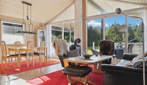 Three-Bedroom Holiday Home 