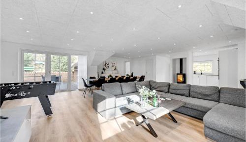 Six-Bedroom Holiday Home